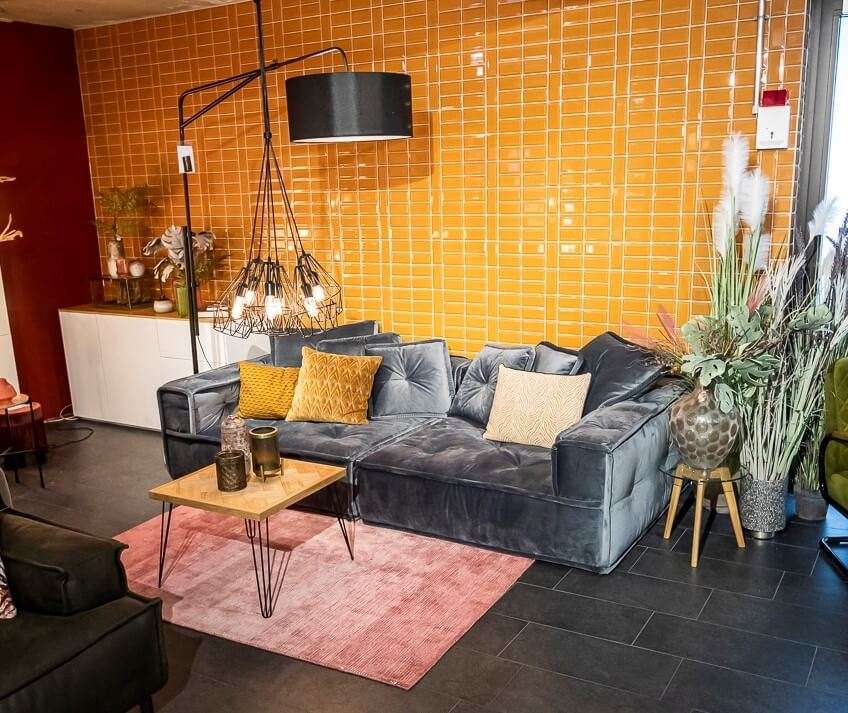 Big Sofa Marrakesh Das Lounge-Sofa mit Samtbezug in der Wäscherei Hamburg