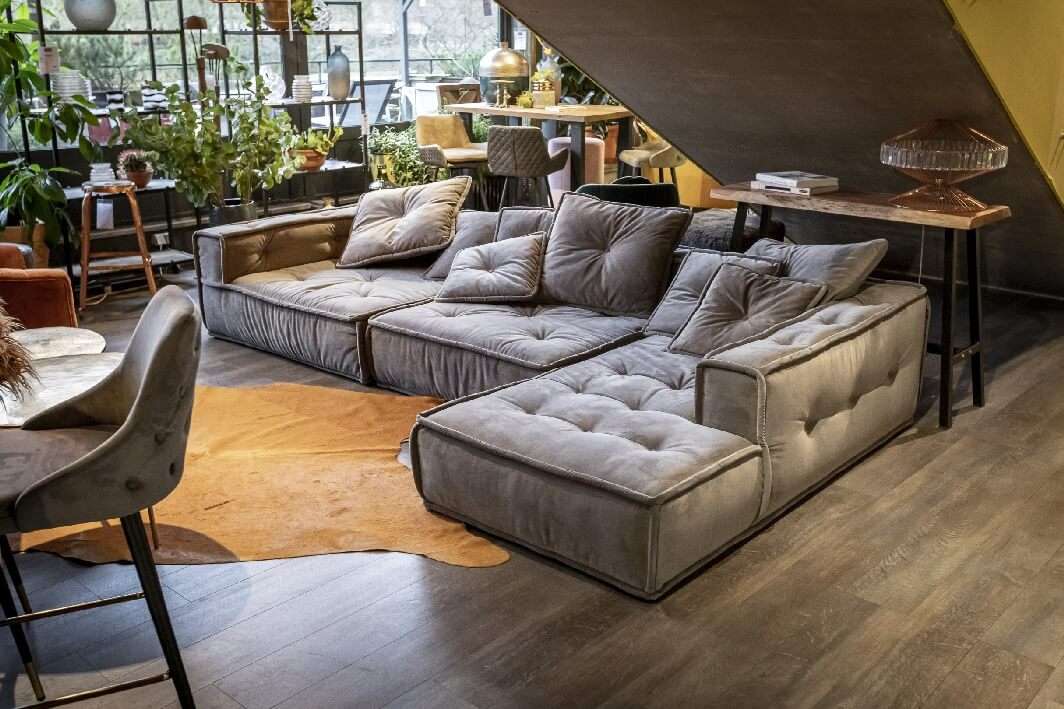 Big Sofa Marrakesh Das Lounge-Sofa mit Samtbezug in der Wäscherei Hamburg mit Ottomane